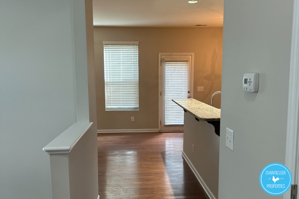 4442 Hillsgrove Road photo 5