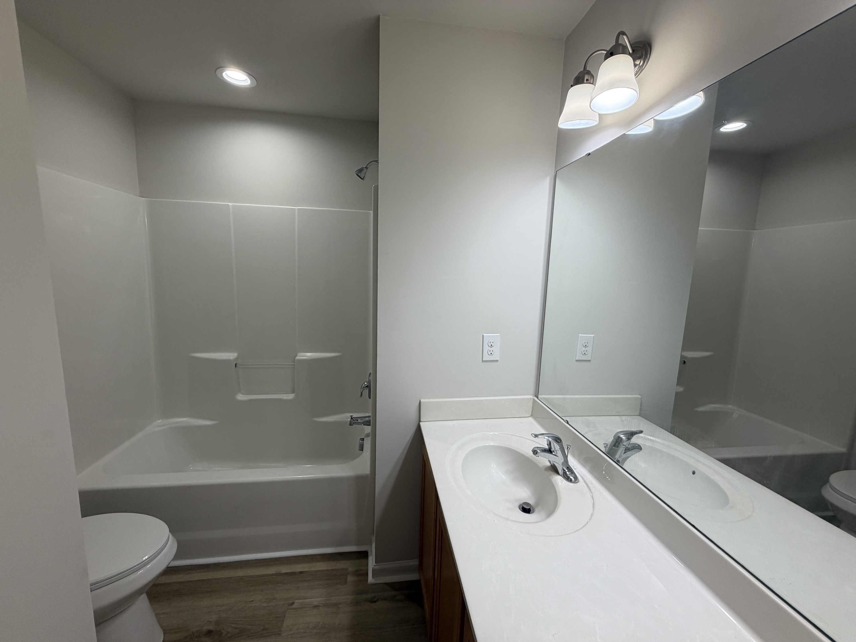 1037 Grand Ridge Dr photo 9