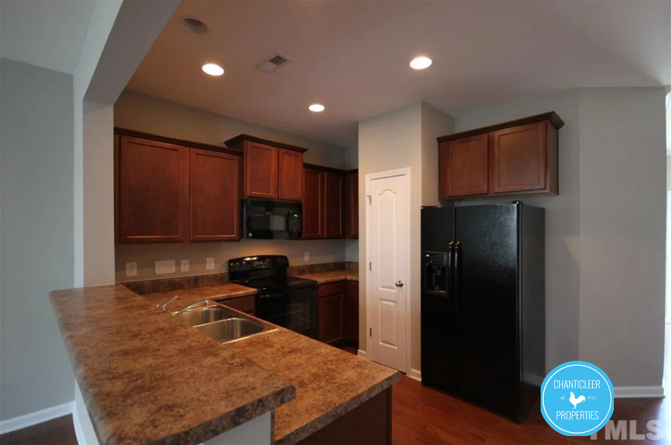 2219 Sunny Cove Drive photo 4
