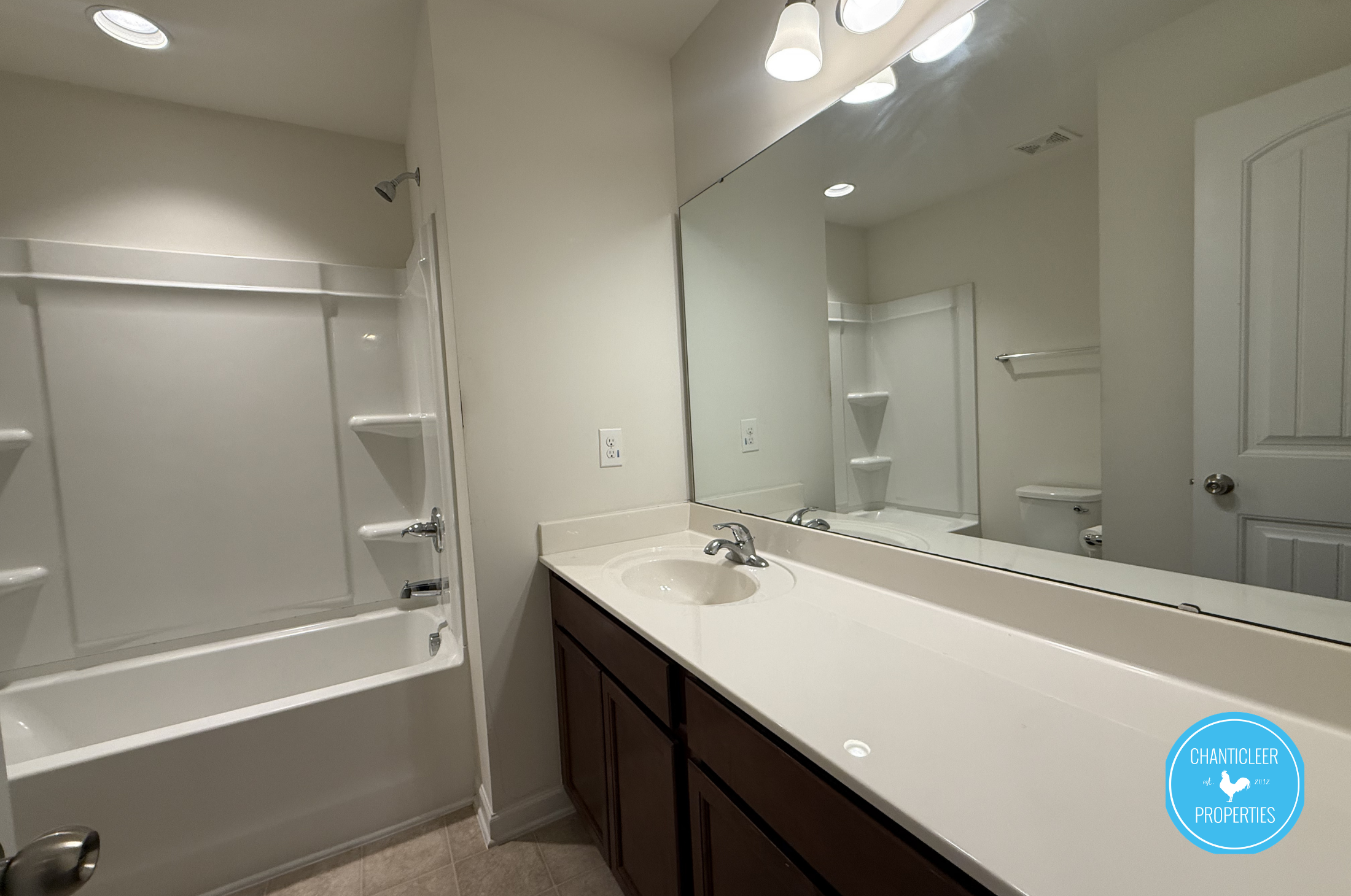 49 E Grove Point Dr photo 13