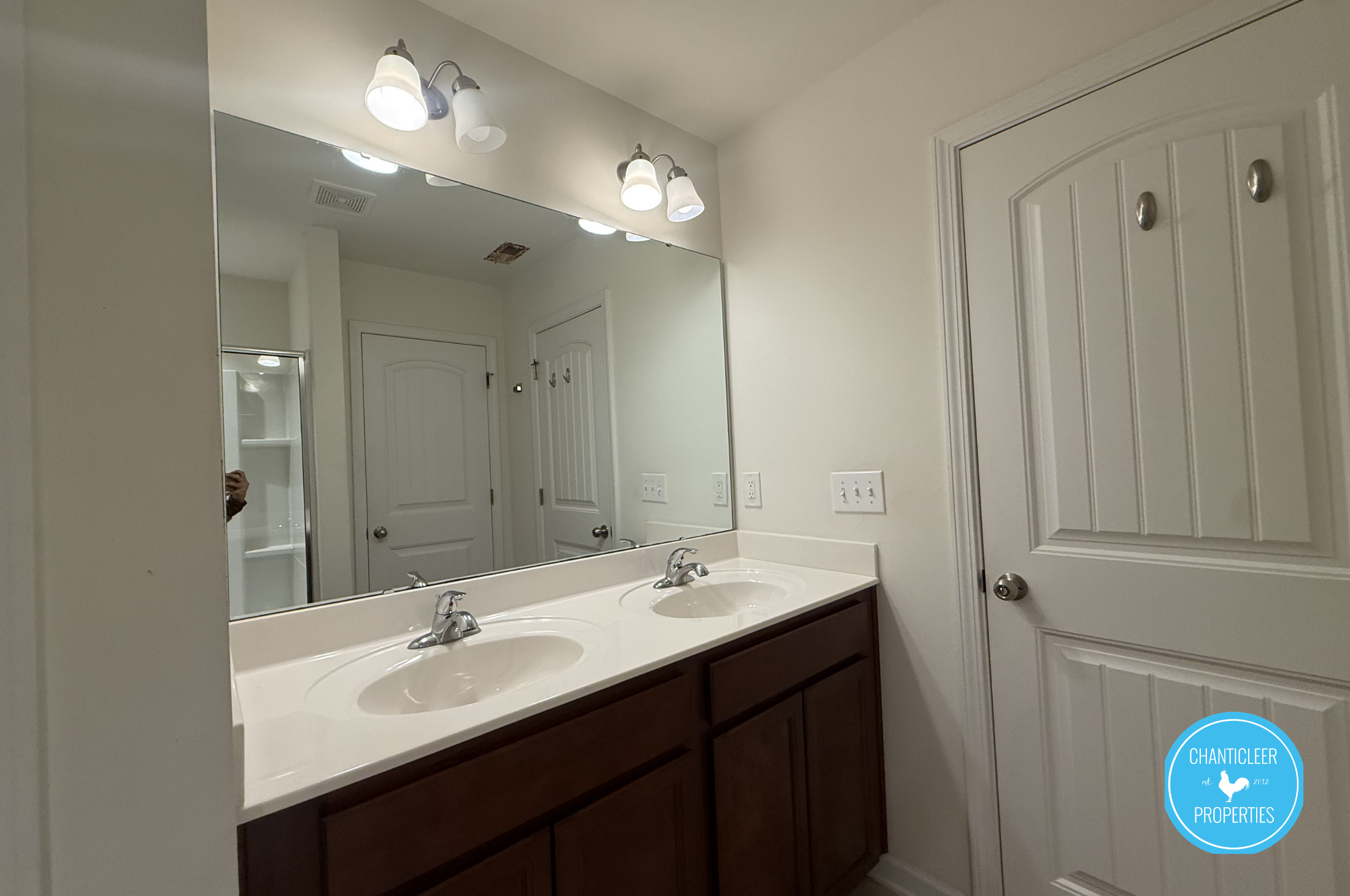 49 E Grove Point Dr photo 17