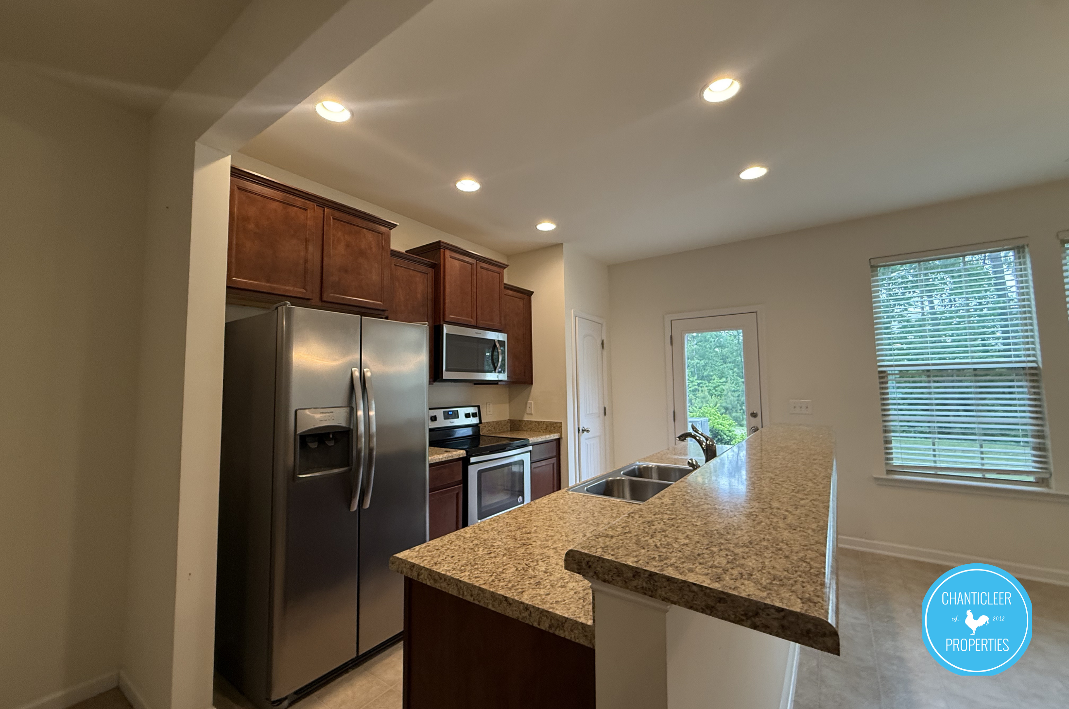 49 E Grove Point Dr photo 6