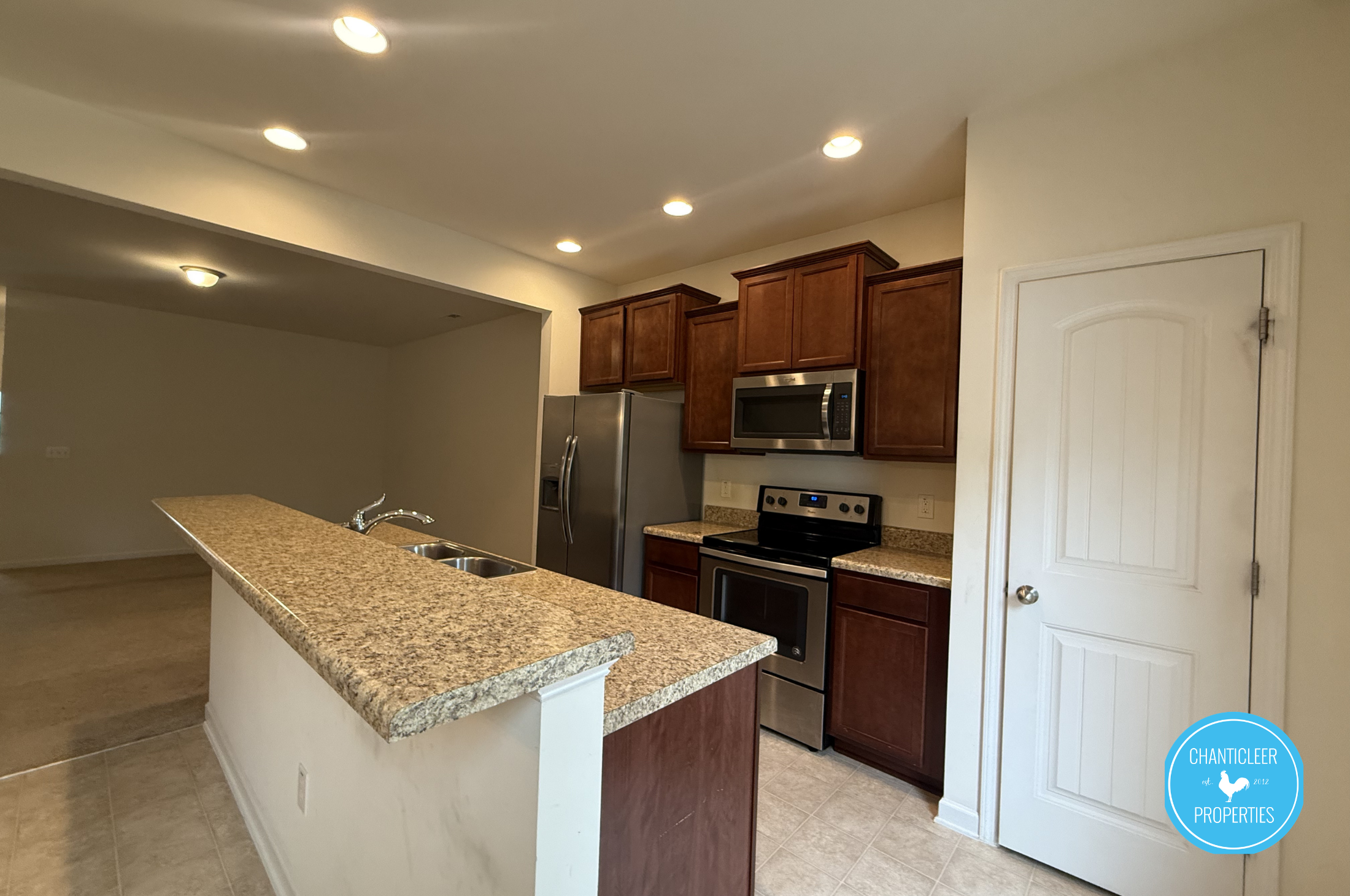 49 E Grove Point Dr photo 5