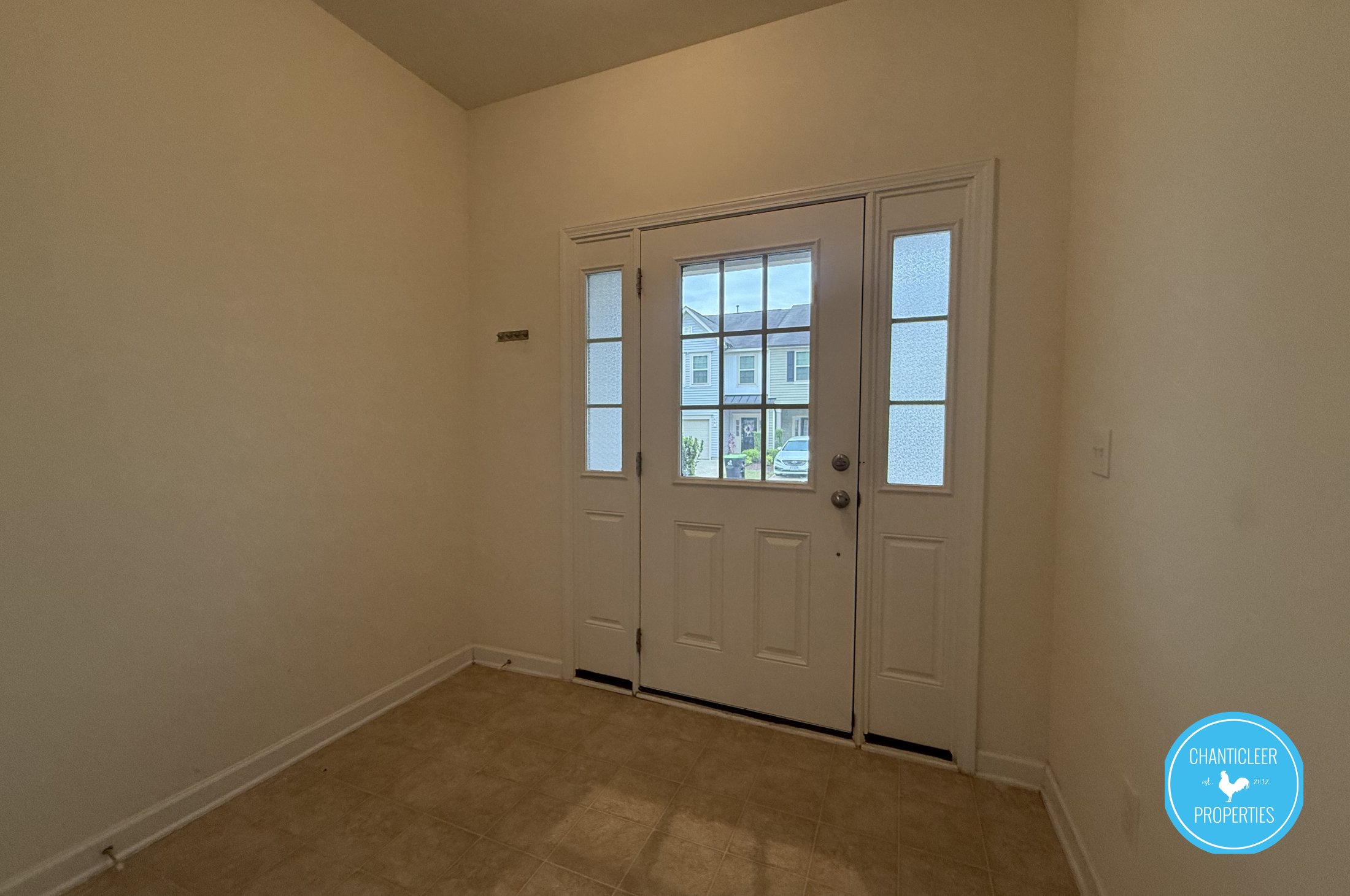 49 E Grove Point Dr photo 3
