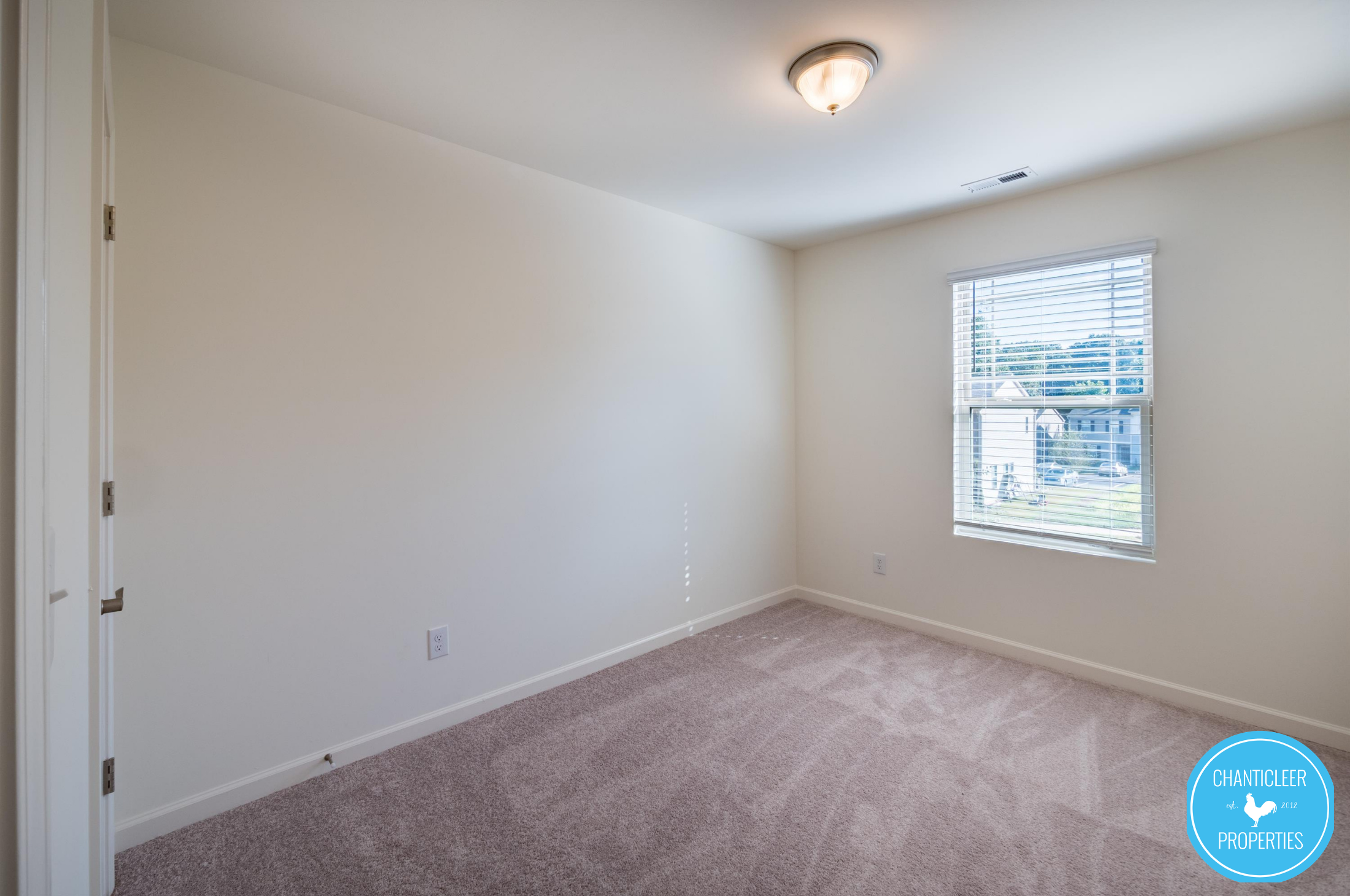 8 Rochambeau Court photo 14