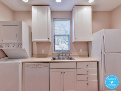 130 East Longview Street photo 4