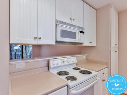 130 East Longview Street photo 3