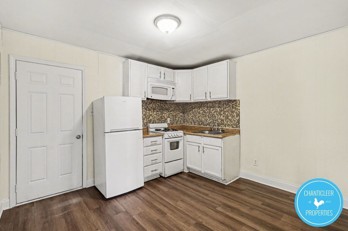 115 Florence St — Unit 7 photo 2