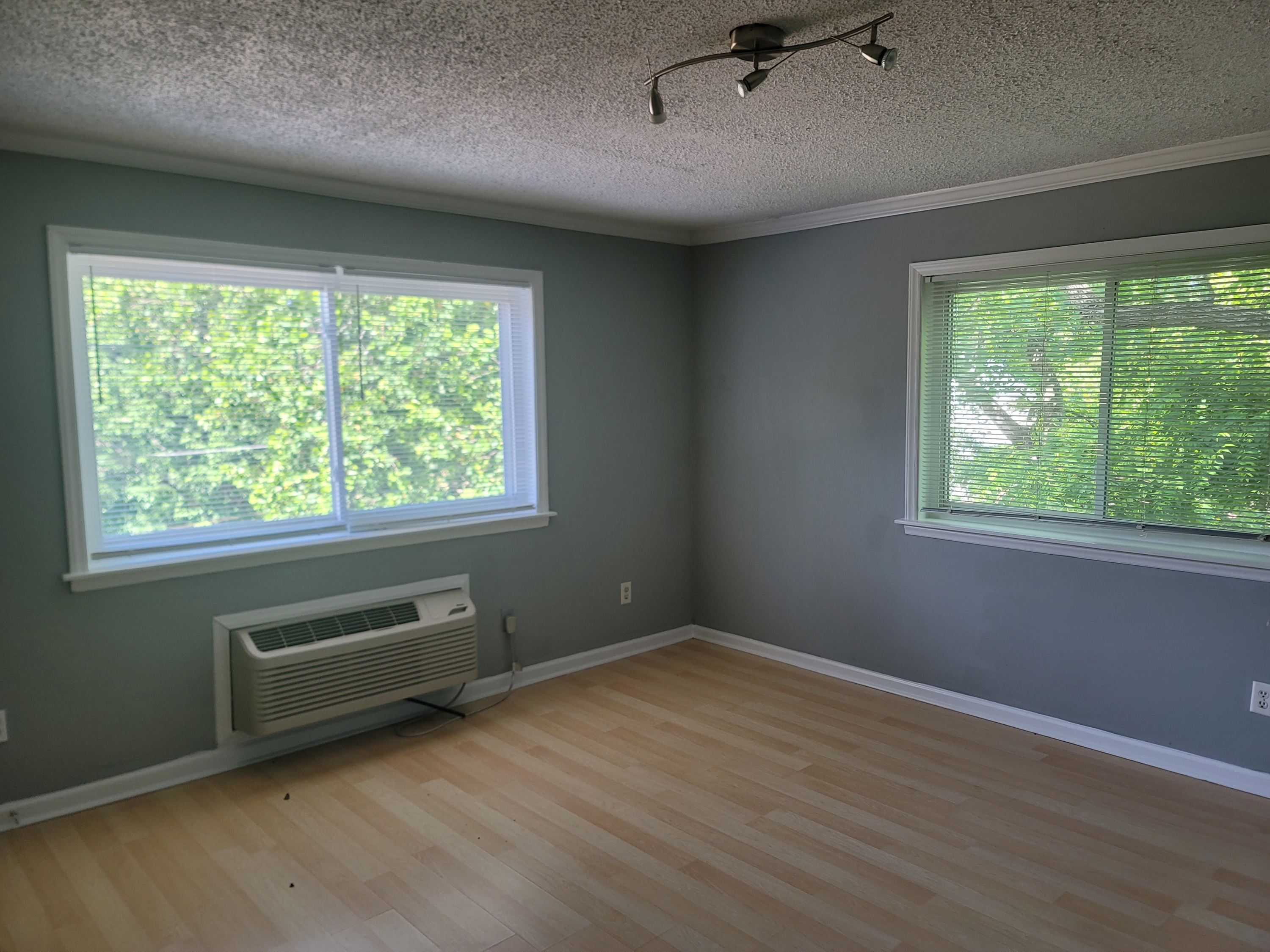 1047 West Academy Street — Unit 12 photo 11