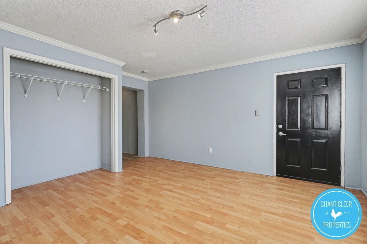 1047 West Academy Street — Unit 12 photo 3