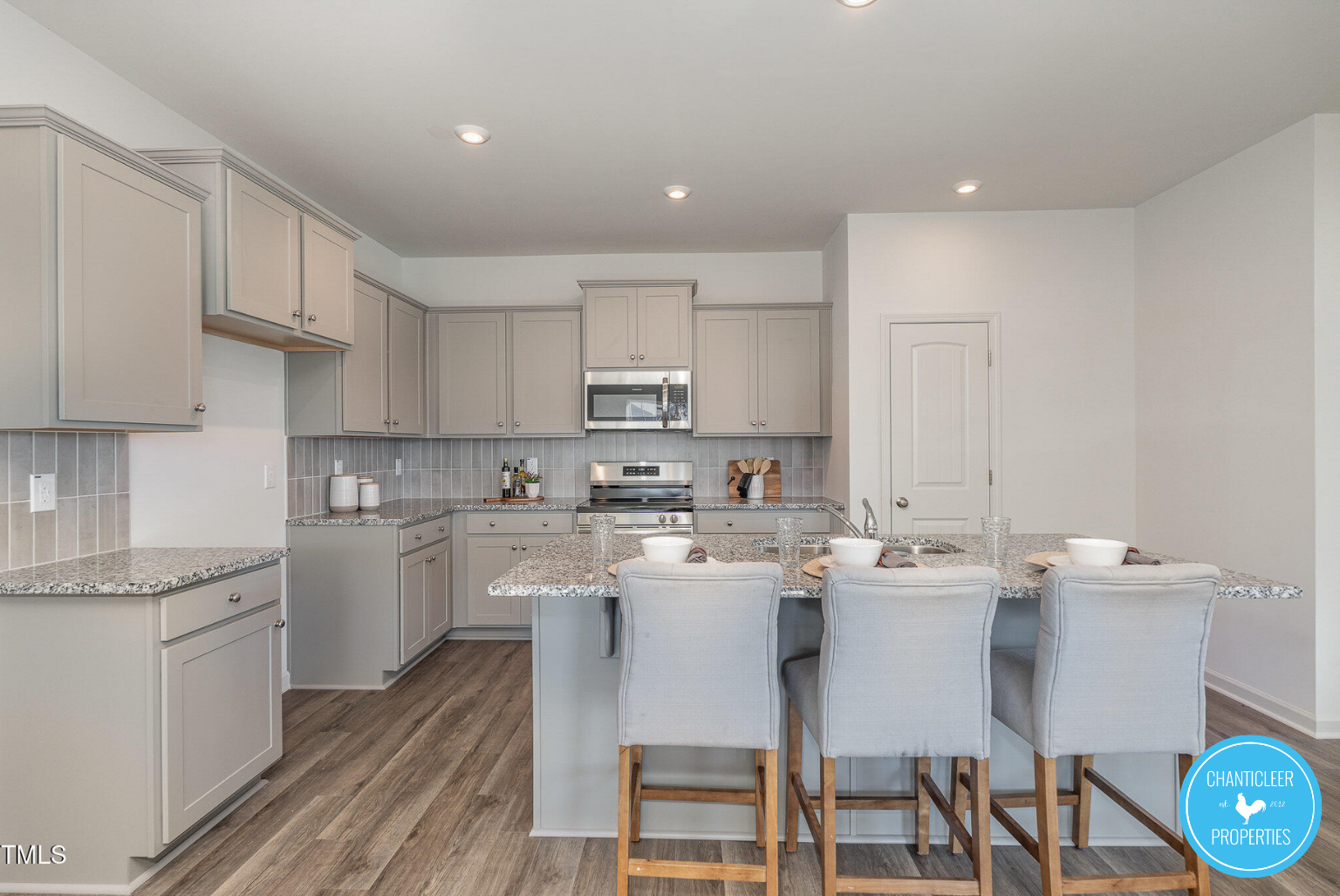 6748 Hardwick Lane photo 4