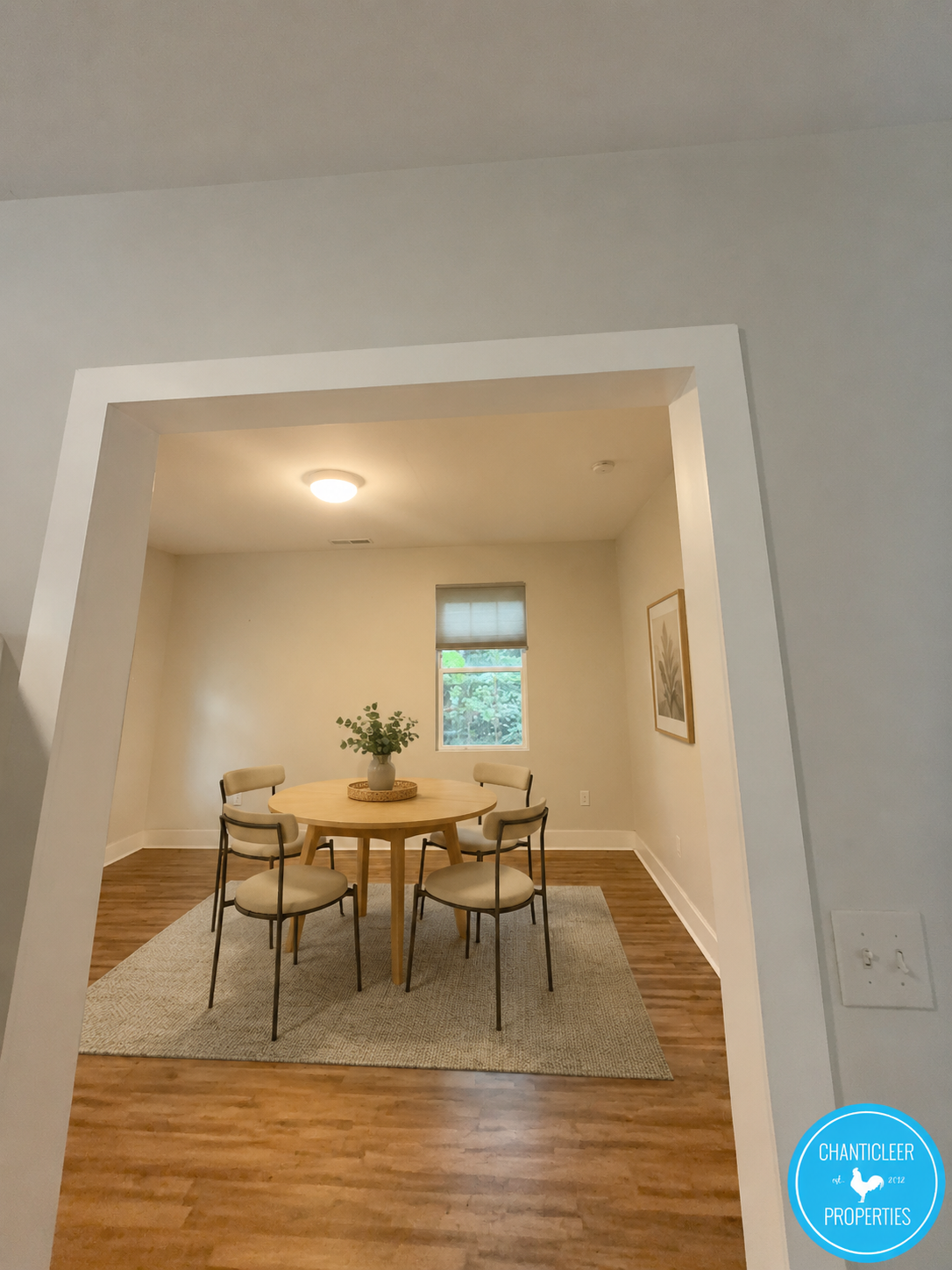 210 Bond Street photo 4
